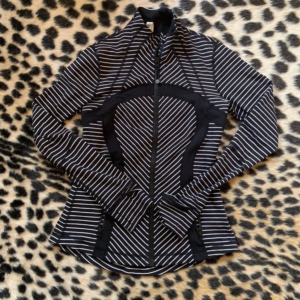Lululemon Define Jacket size 6 black + white strip